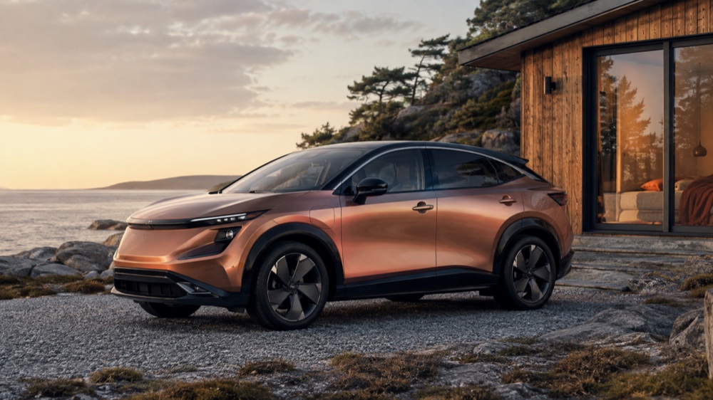 Nissan Ariya elektrisk crossover i et lyst nordisk landskab